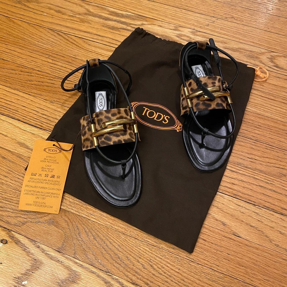 Tod's Leopard Print Calf Hair Doppia Thong Toe Leather Sandal